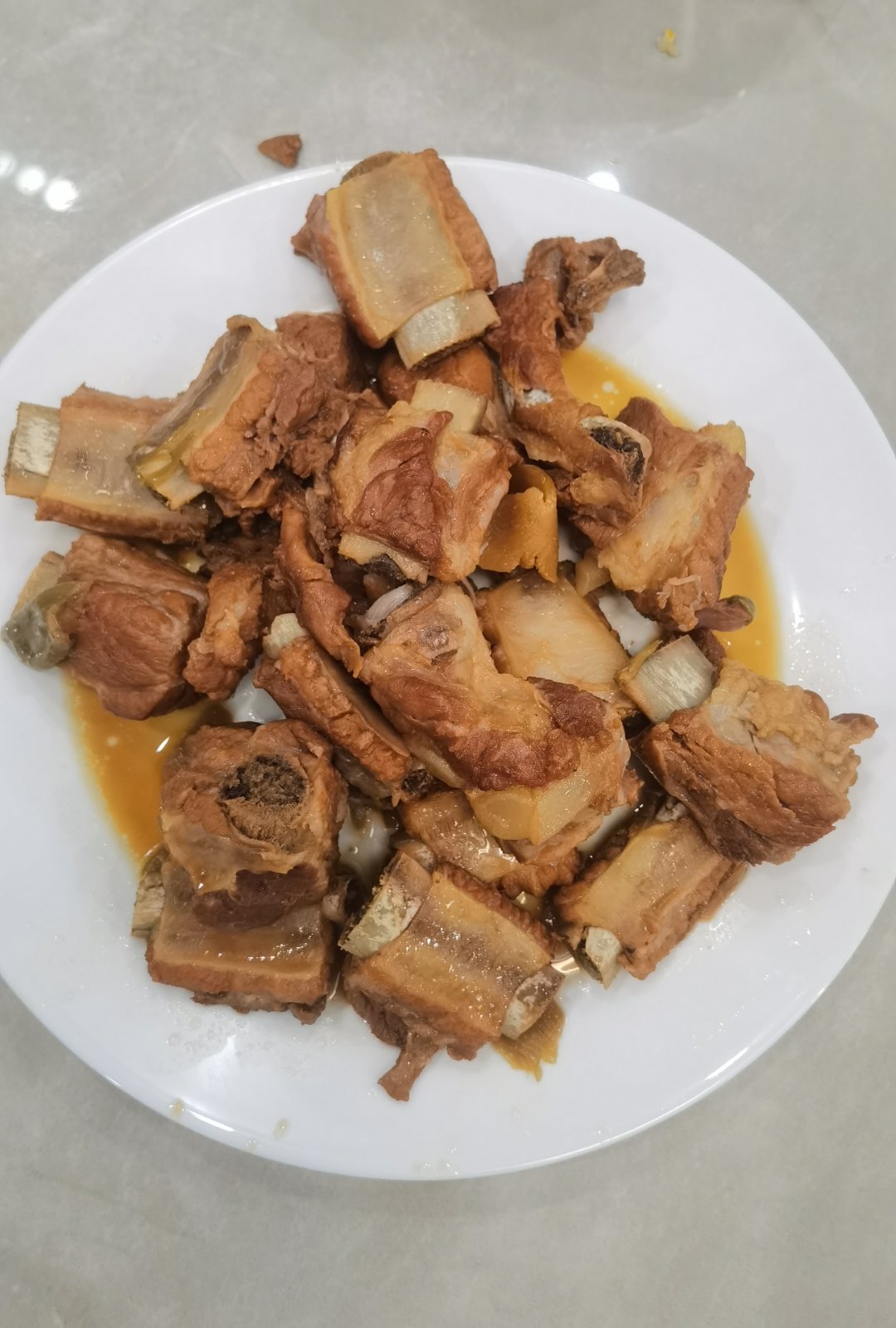 小孩子就是喜欢吃肉，图三是她一个人吃的，自己还排列了一下