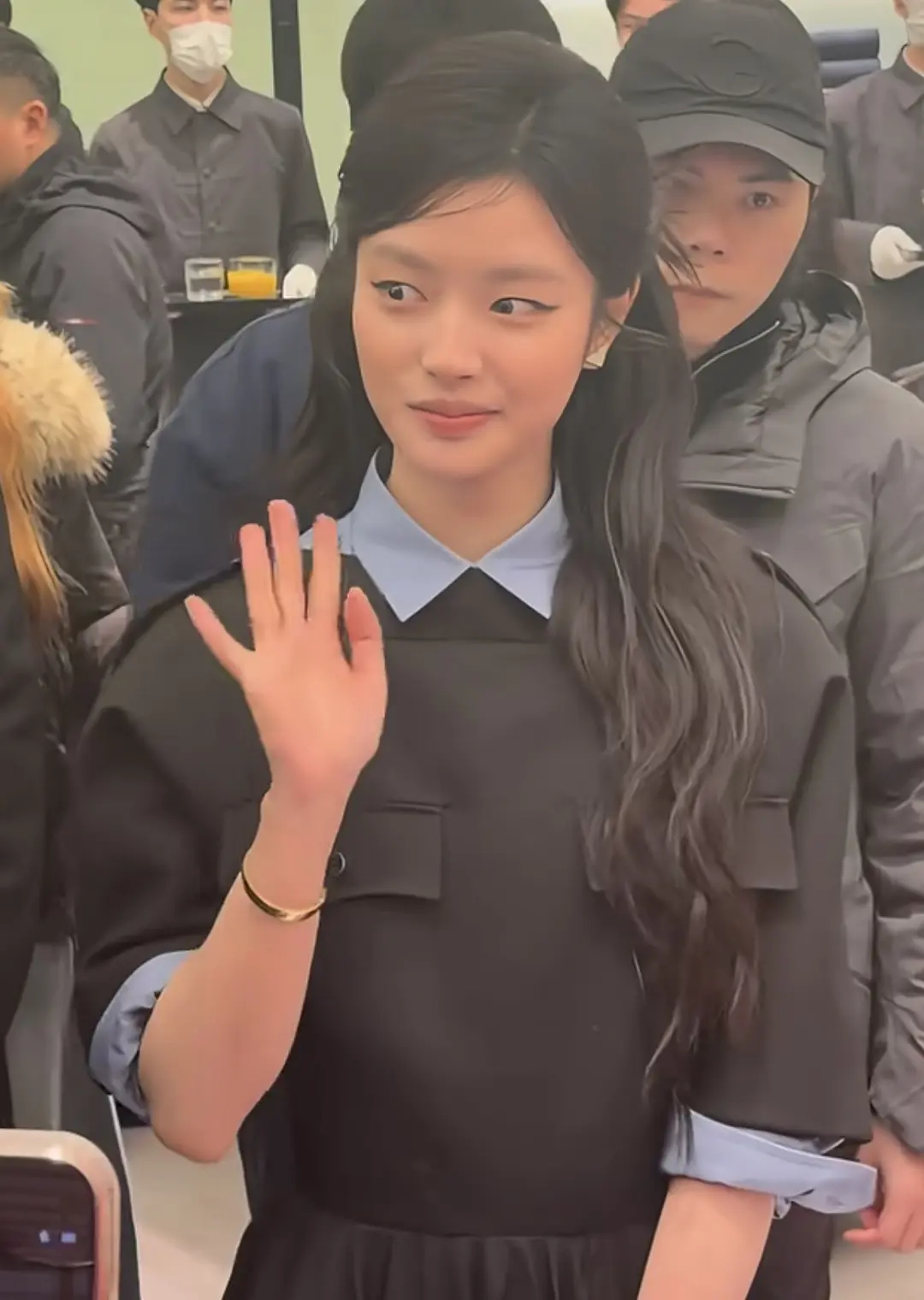 徐若晗这个颜值能进娱乐圈做女主其实也是挺宽容的了😂 