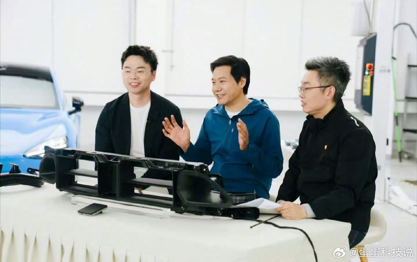 新一代SU7锁单超4万辆 这么快锁单就超4万辆了！虽然比初代慢了几天，但两周4万