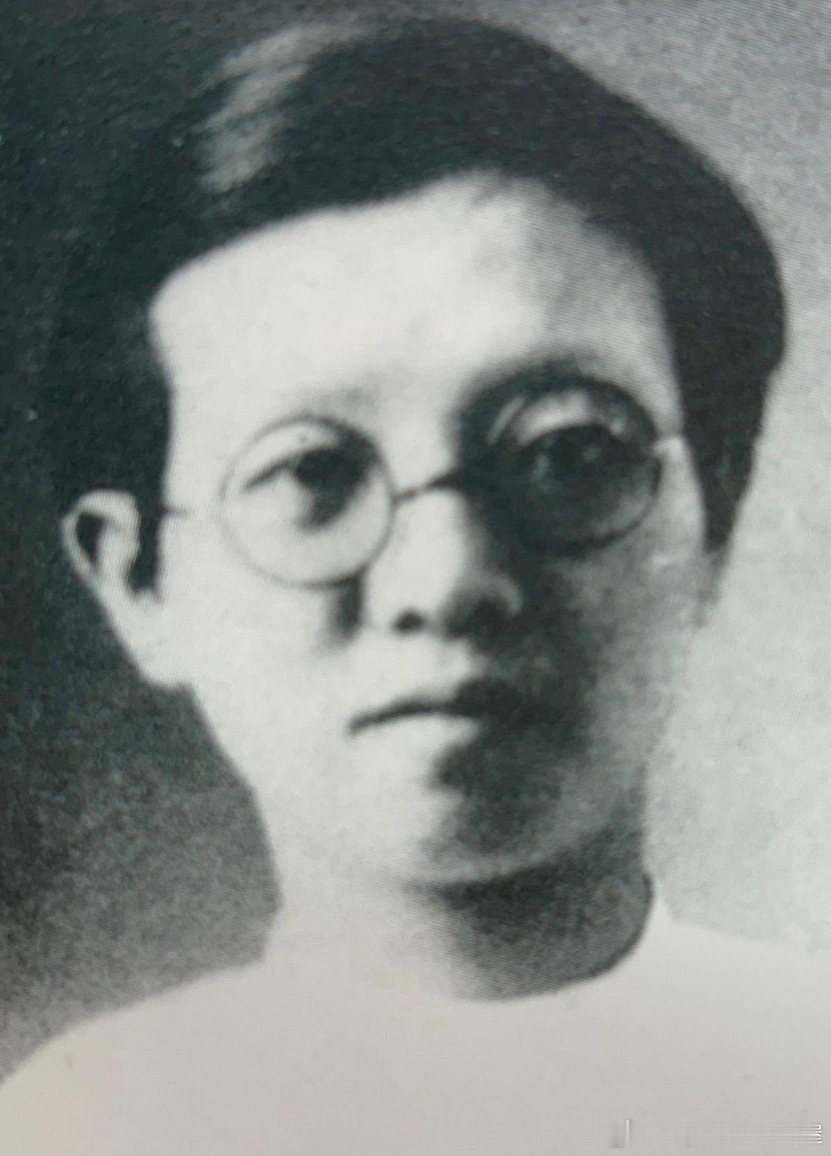 1927年4月陈逸（陈修良）在汉口任市委宣传部长向警予秘书。此后1946年3月-