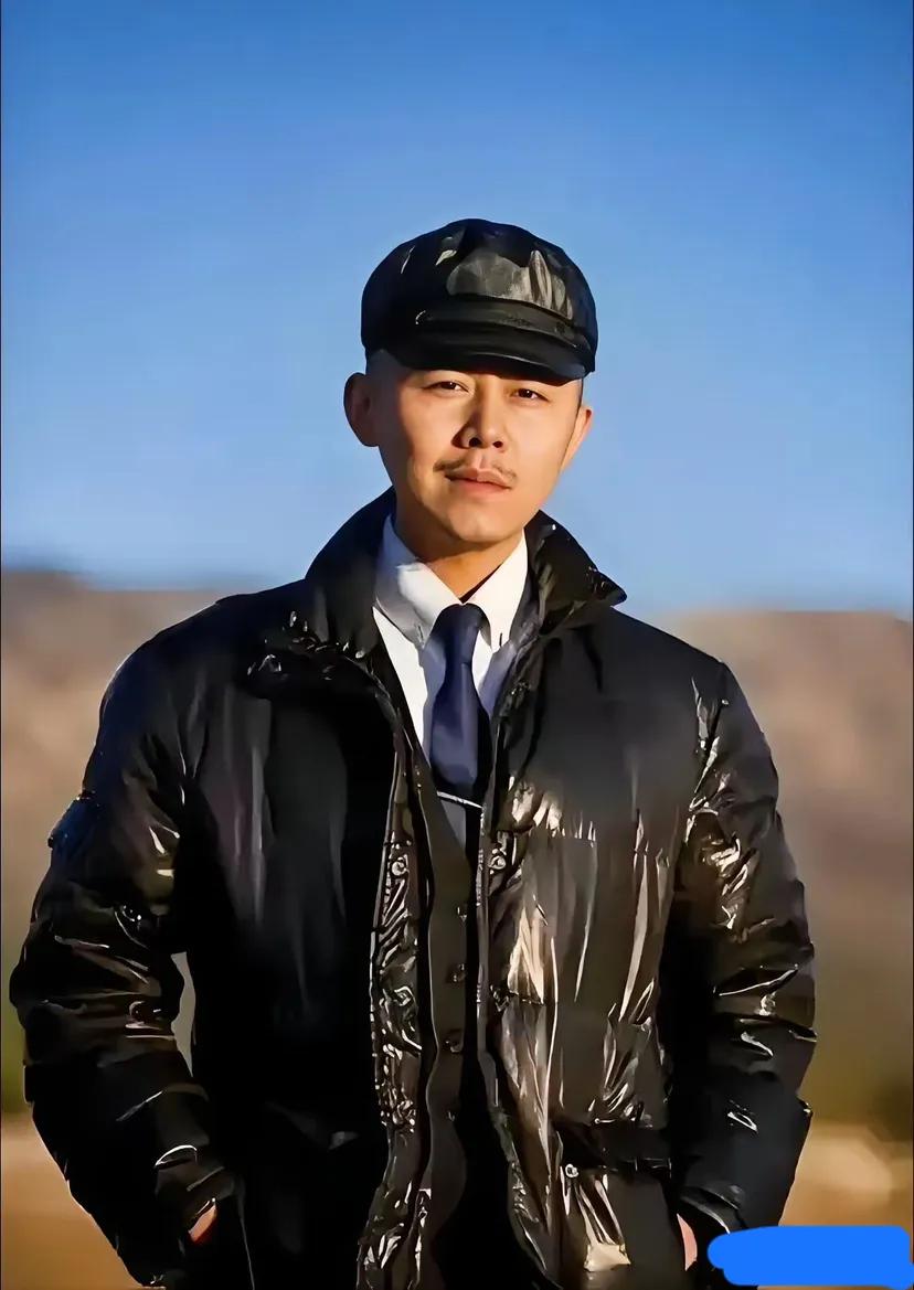 47岁的大冰在直播中提醒女孩们，可以嫁给没钱的，也可以嫁给有钱的，但是不能嫁给“