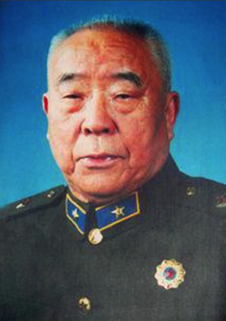 1937年4月，护士林小棠正给一名红军伤员清洗左腿。突然，护士的手抖起来，紧接着