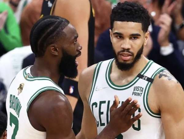 【塔图姆回应和布朗风波】塔图姆说对布朗没有敌意今天NBA常规赛凯尔特人主场对阵尼