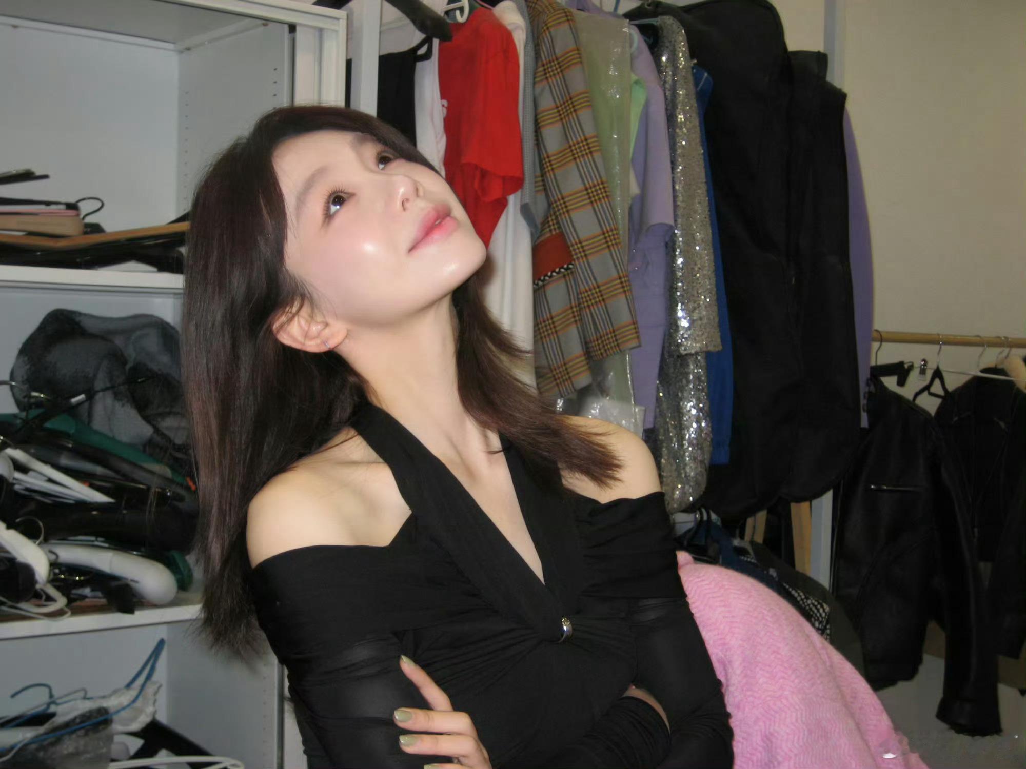 美梦记录仪徐梦洁小猫塑 新图来啦小黑猫冷脸不超过两秒，笑容太甜啦心理委员不用来了