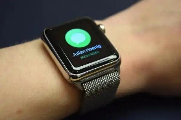 当地时间8月9日，科技记者马克·古尔曼发文称，苹果正在考虑对Apple Watc