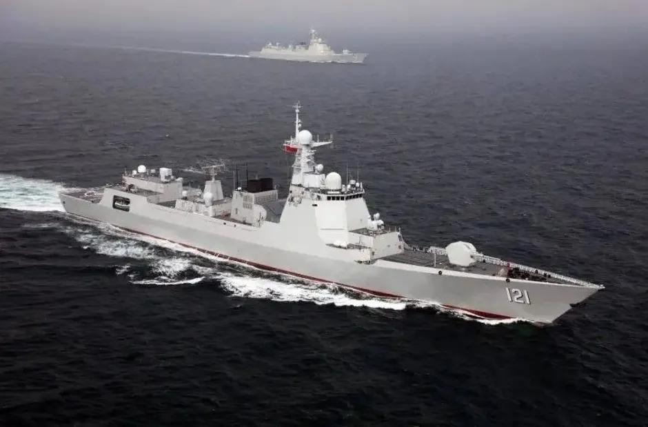 东北亚局势陡然紧张，中俄军力日本海集结完毕，随时开始演习。而在同一时间美日韩三国