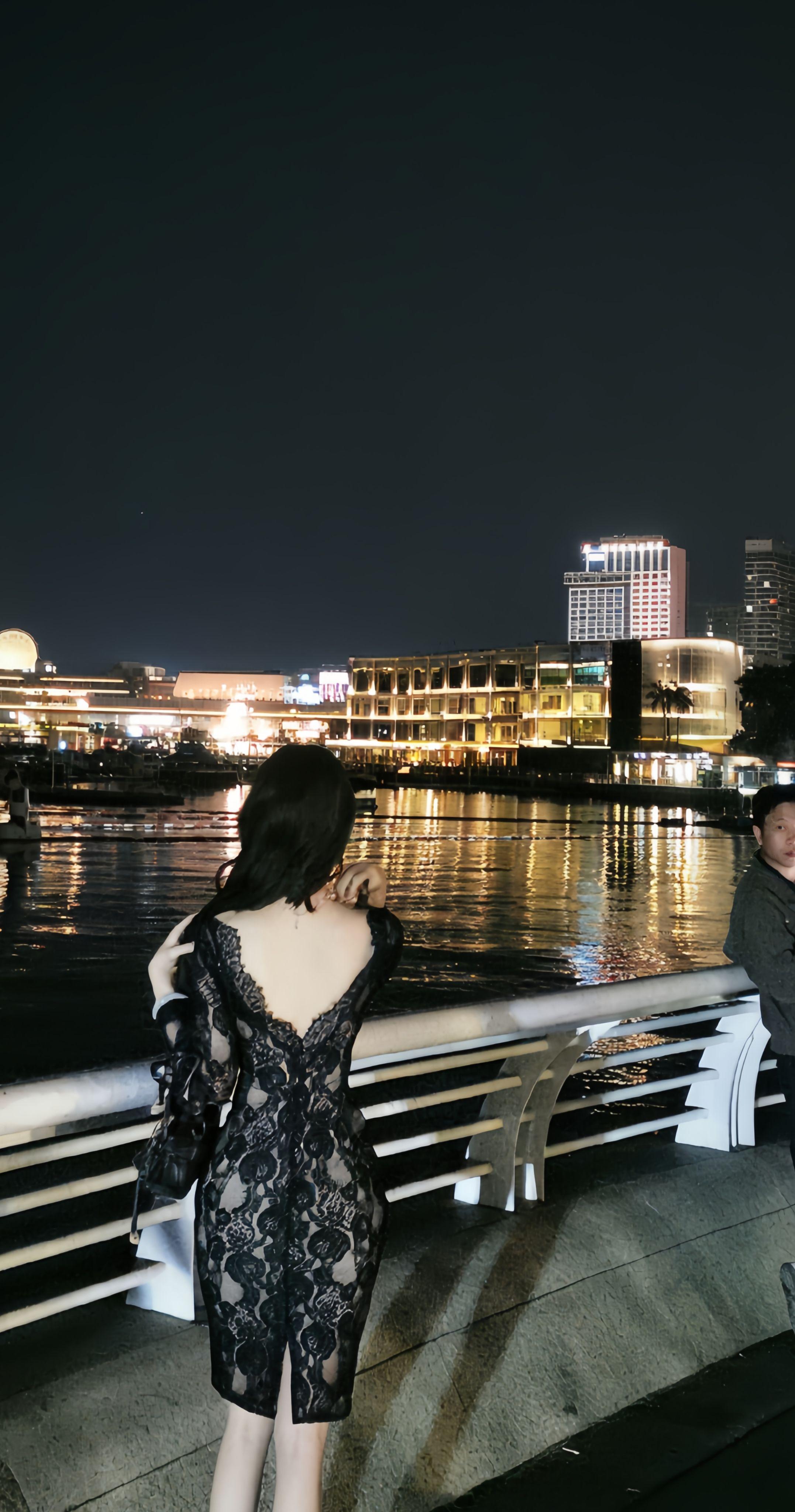 站的起来吗 就开始发言。初听还是斜刘海再听已是地中海