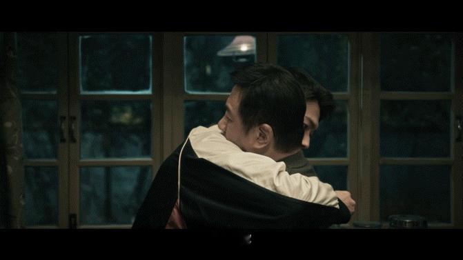 崩溃的爸伤心的妈难以回头的他又气又心疼！陈辉的选择让人愤怒，但父母的绝望更让人难