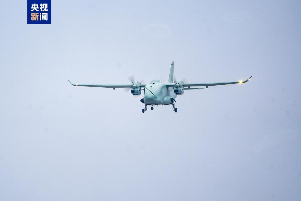 昨天在重庆进行的CH Rainbow YH-1000S混合动力无人货运飞机首飞的