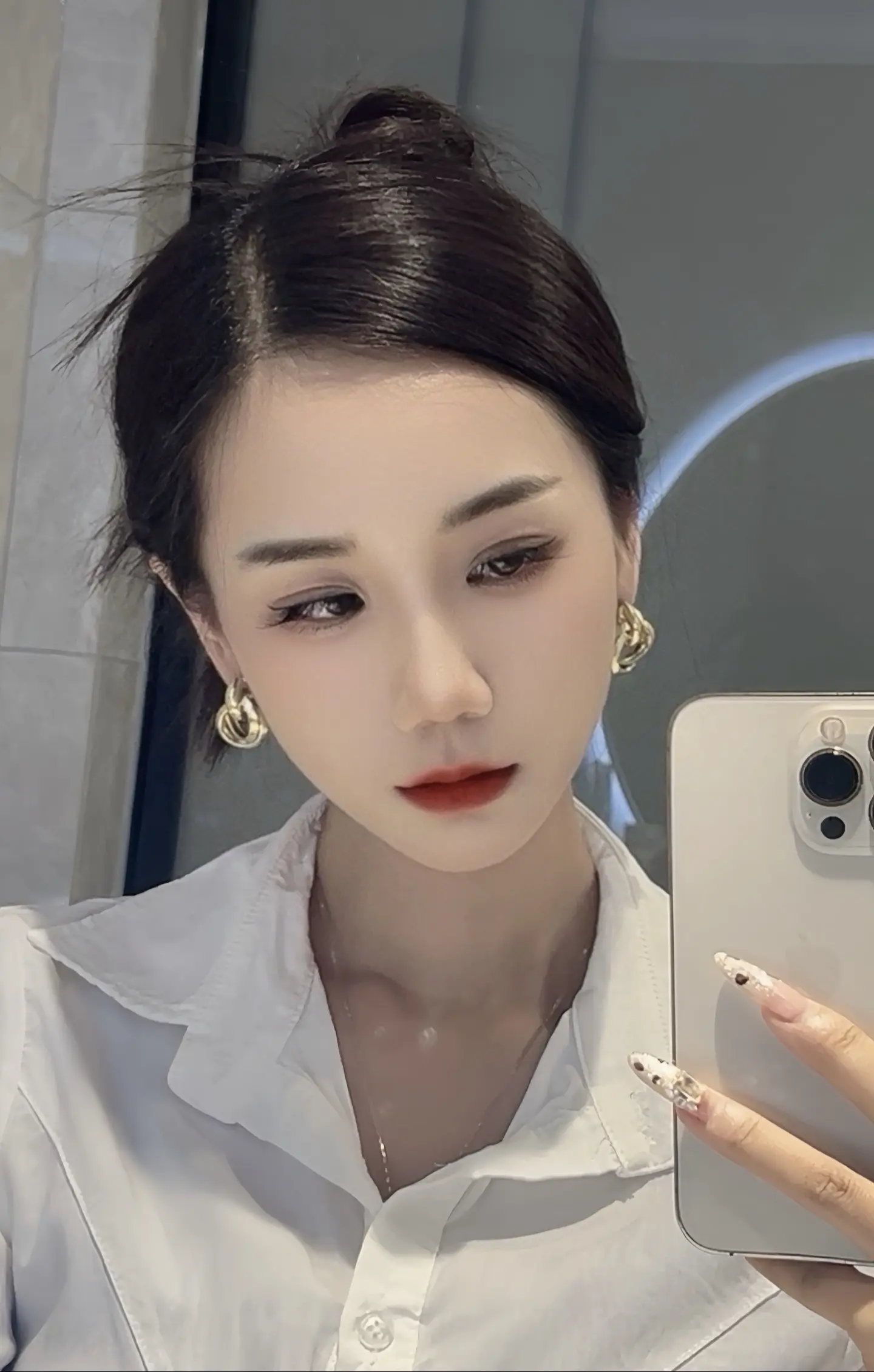 一直都是自己治愈自己，所以我的温柔和懂事不用别人看到。