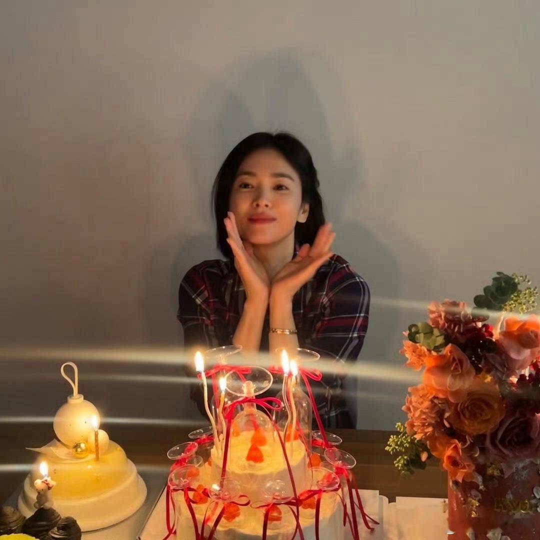 宋慧乔43岁生日照  43岁宋慧乔状态 还是那么美！状态保持的太好了 