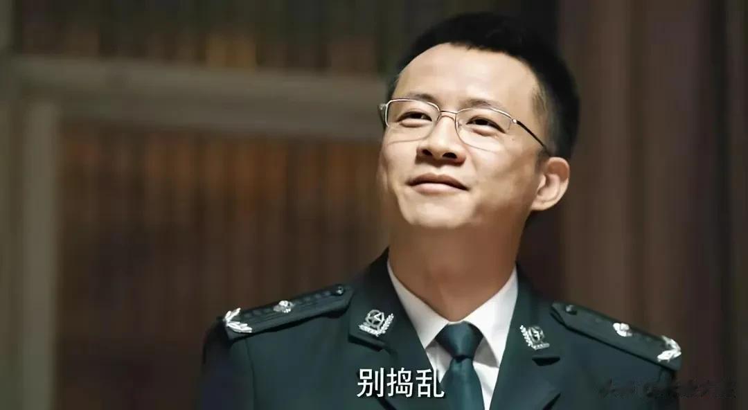 《漫长的季节》里唐曾扮演的李群（李局），演得太生活化了[泪奔]看他对钢厂下岗工人