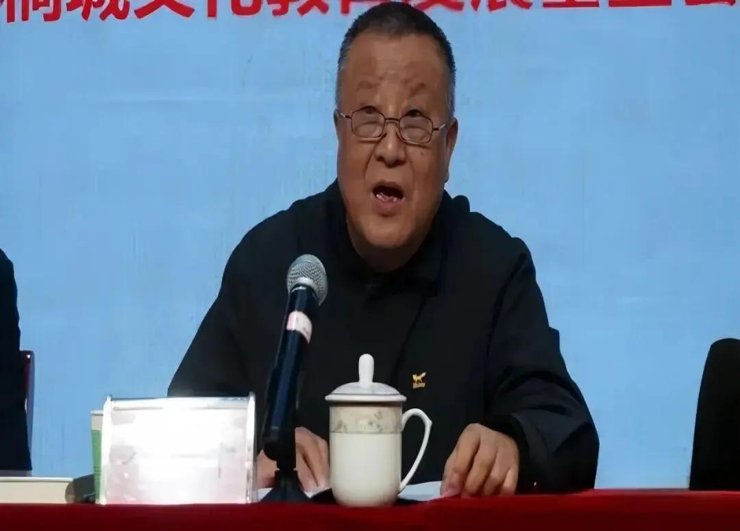 退休二十年，人在深圳当富豪，还是被翻出来了！

我刚看到这条消息的时候，说实话，