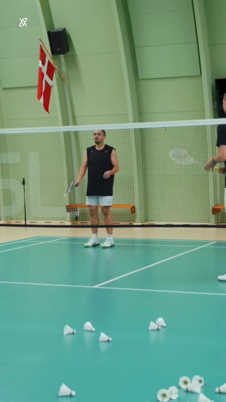 这样，看这球多短，看这一拍的威胁多大。接下来的5到7球我先不说话，然后我再回来点