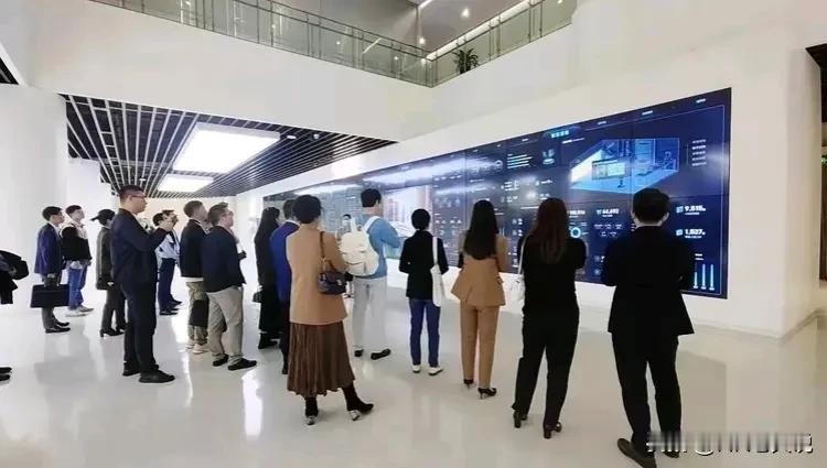新入职不到两周、工资被压了5k的后端工程师小伙要请假两天，公司：跟我说实话，你是
