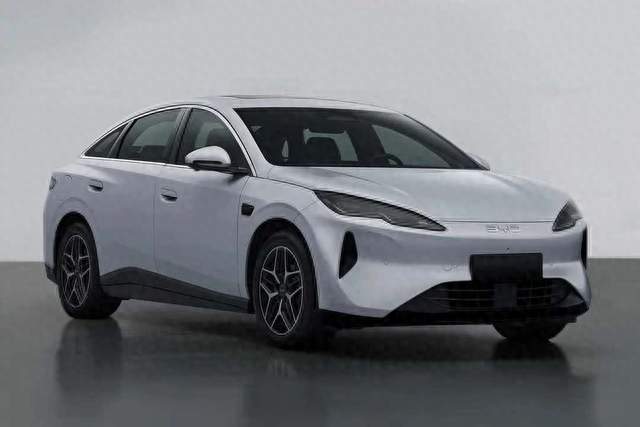 2027 款海豹06DM，家用代步靠谱的插混轿车