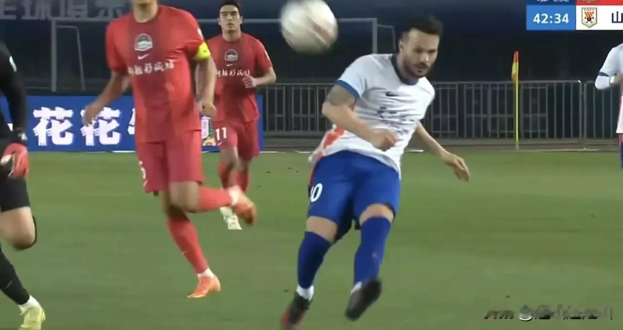 临近半场结束 又是瓦科远距离端射破门 帮助山东泰山取得领先

就在大家都以为上半