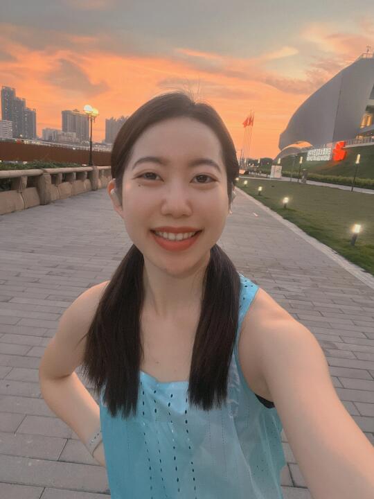 久违的黄昏跑🏃‍♀️碰上了这迷人的晚霞🌆