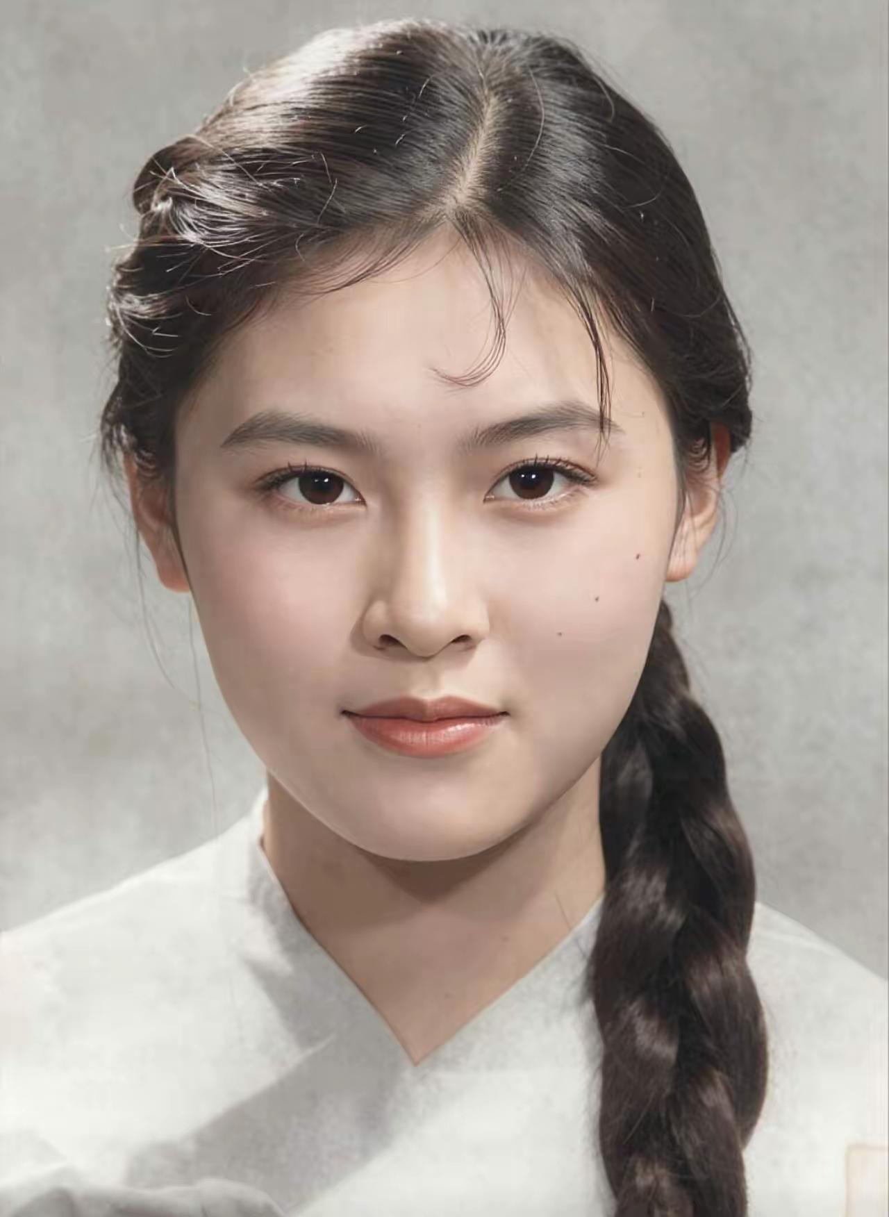 杨丽坤当年靠阿诗玛火遍全国的时候，估计没料到走了26年，家里人还能把她的名头守得