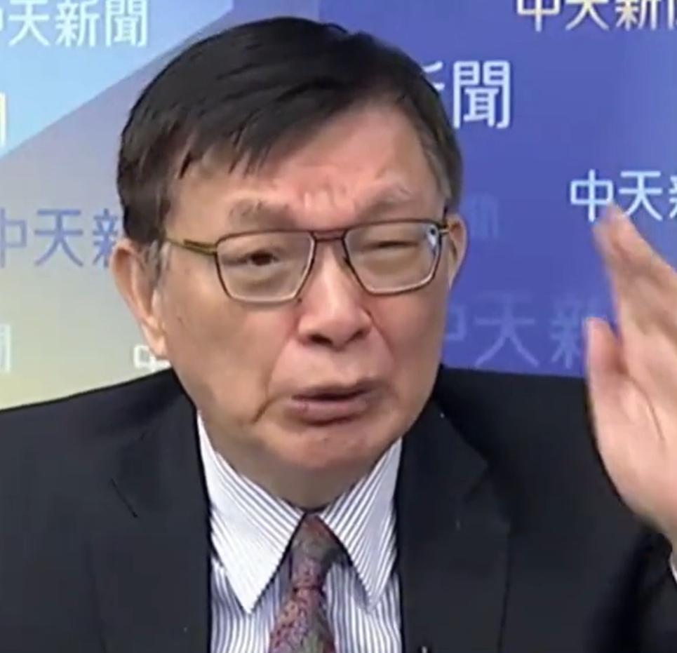 苑举正：二战结束，没有对日本进行彻底清算，使其养成了侥幸的心理。

苑举正说，现