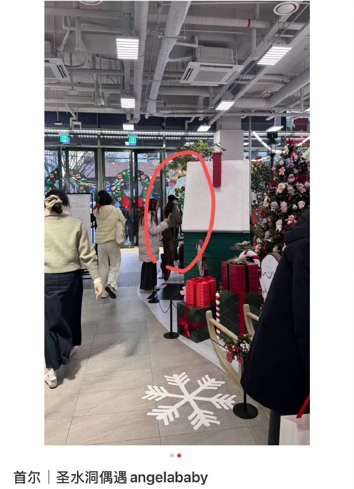 Angelababy（杨颖）在国内的活动还没开启吗？影视也没有！网友首尔偶遇An