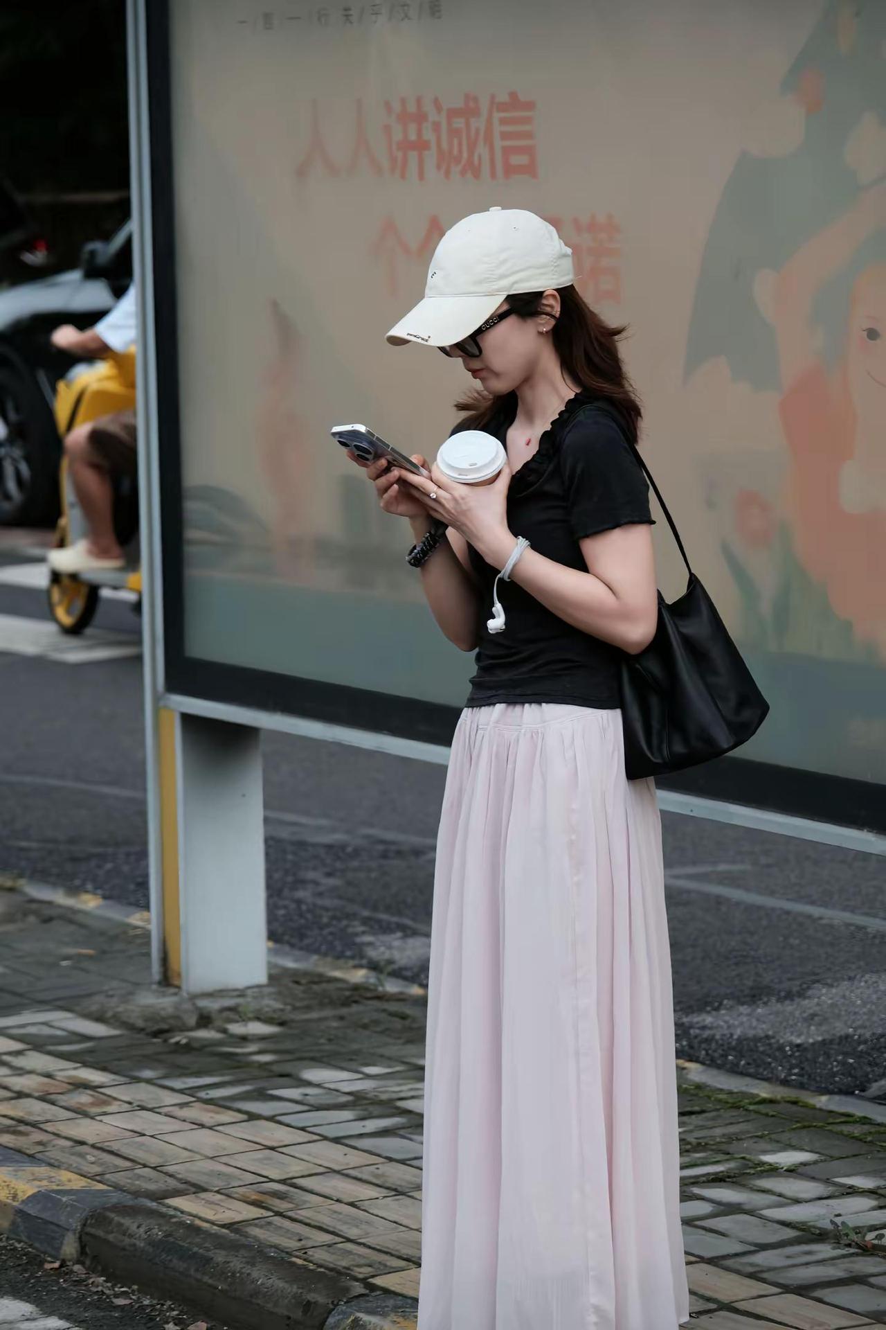 40岁｜做人不能既要、又要、还要。    因为你也不是既有、又有、还有。    