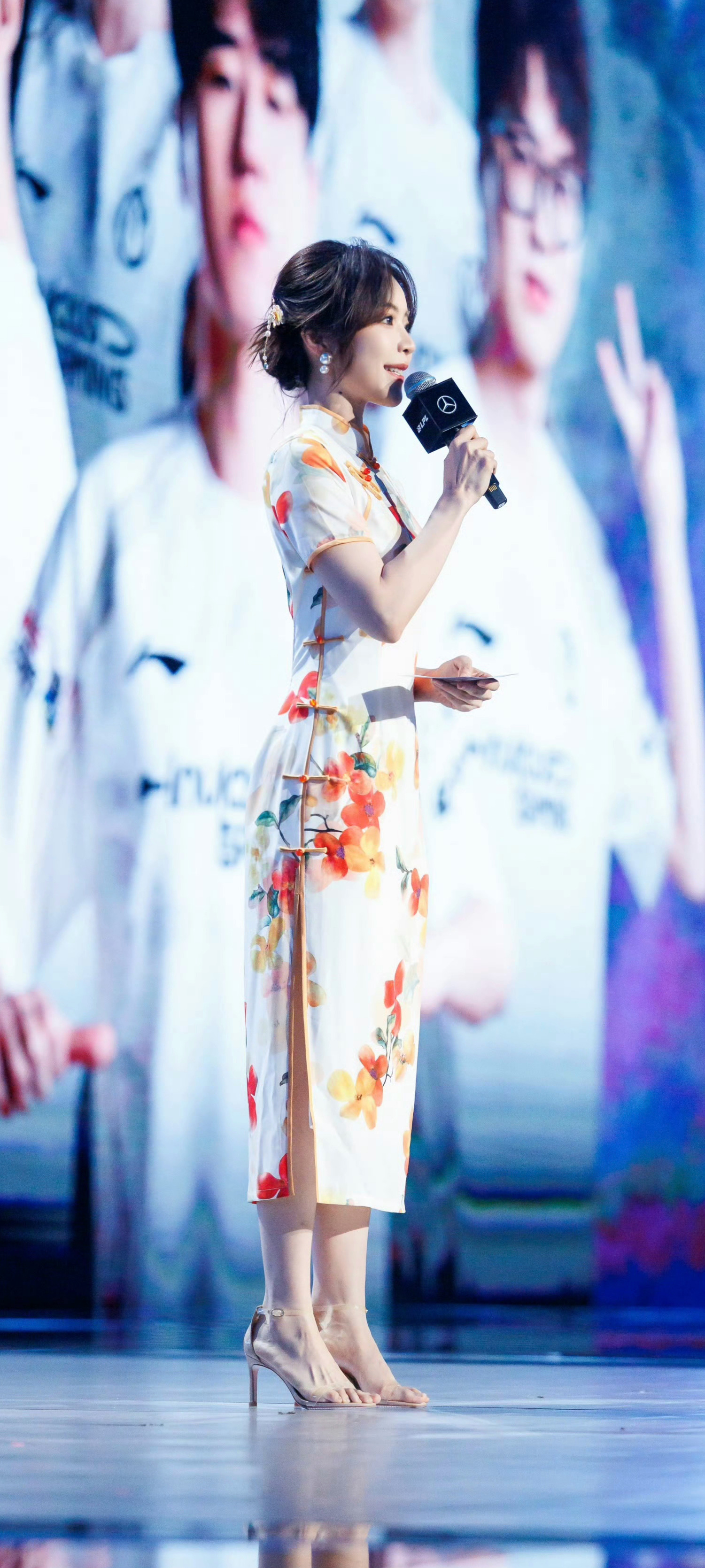 余霜真的很会穿~[老师好][老师好][老师好] ​​​