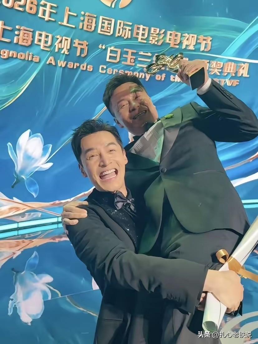 胡歌，治 愈力太强大了！这一瞬间，我突然明白为什么那么多人喜欢他了！胡歌的魅力，