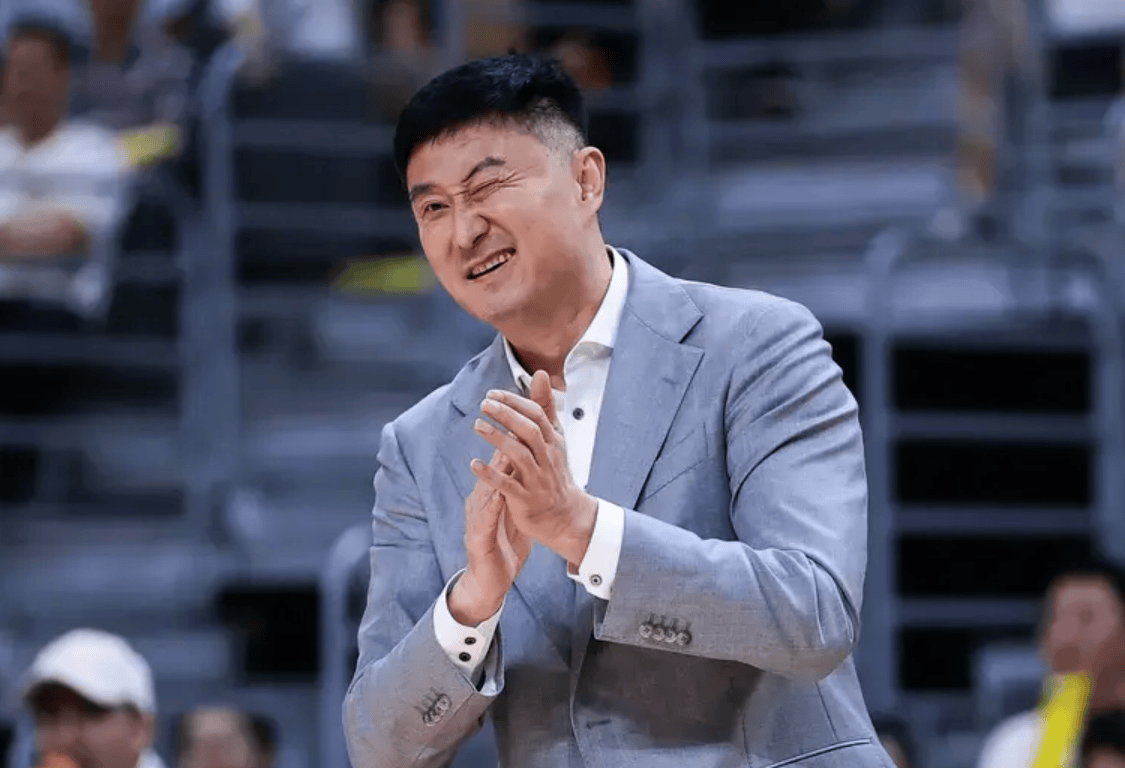 杜锋：中国有句古话叫隔行如隔山，大家可能很难理解教练员