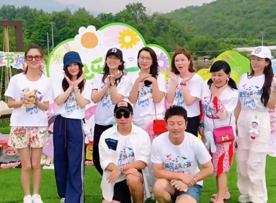 离婚了还能做朋友吗？
陈思诚、佟丽娅，贾乃亮、李小璐，
离婚后的关系似乎还是很好