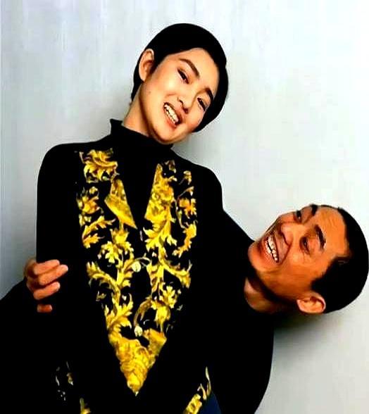 直到父亲和陈婷生了三个孩子，张末才明白，她恨错了巩俐。
 
她一直以为，父亲不娶