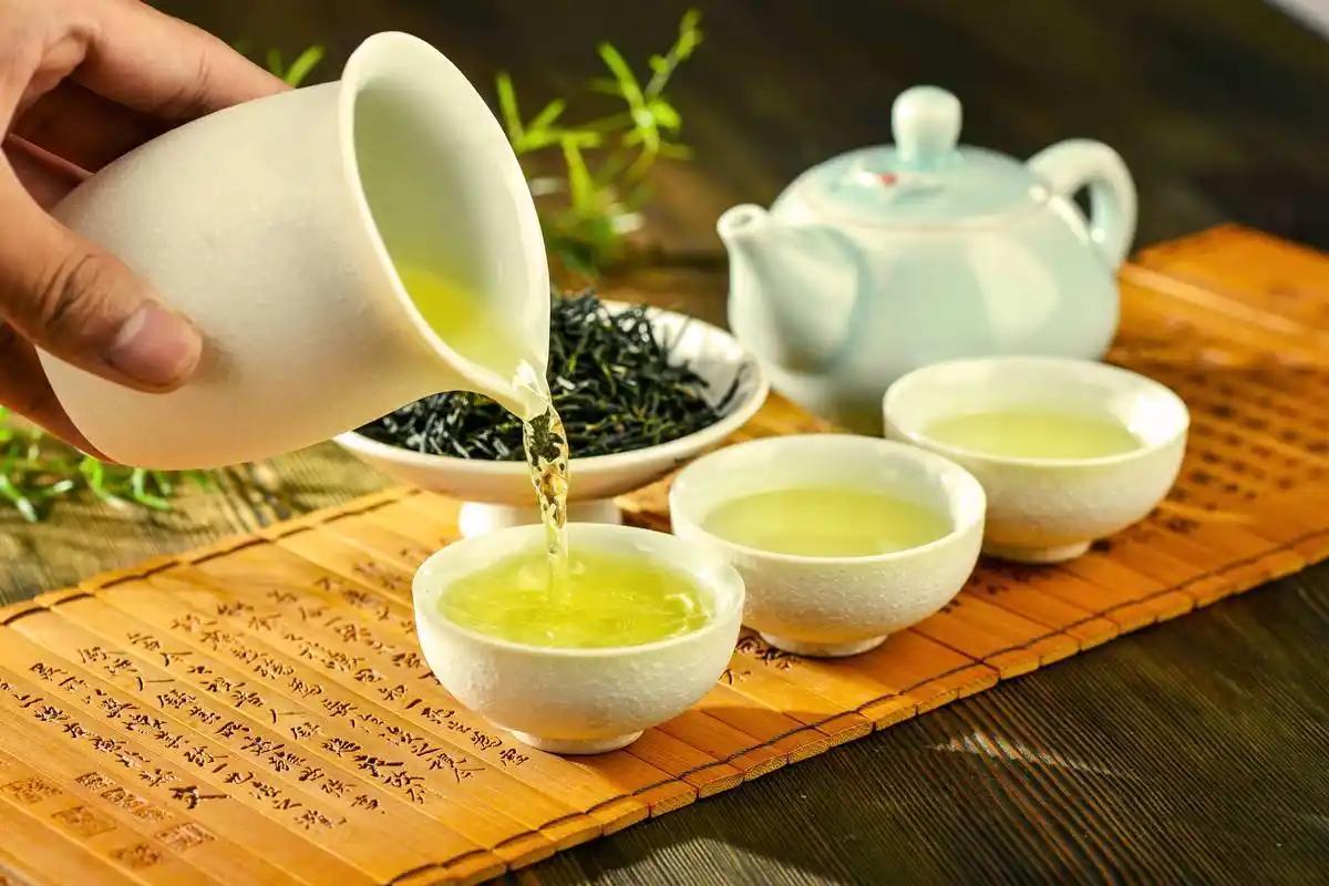 医生发现：60岁后经常喝茶，肝癌患病率是不喝茶的人5倍不止？

最近，一个数据在