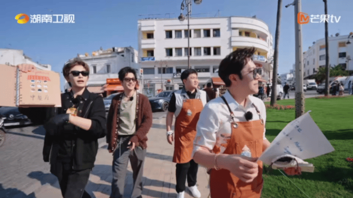 黄晓明的不会和张百乔的好像不一样张百乔：哥，你是真的不会吗？黄晓明说自己不会说英
