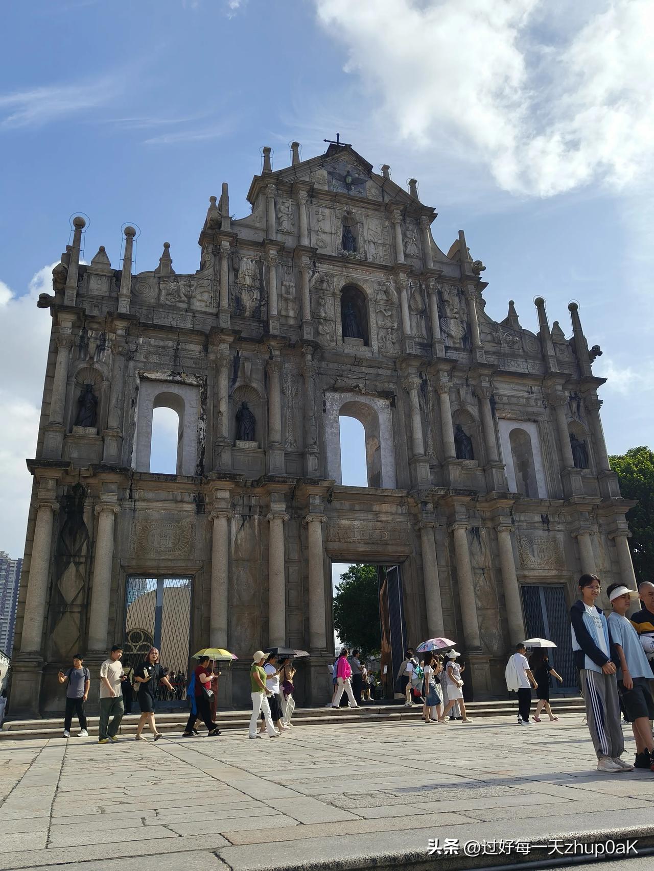 俗话说得好，看景不如听景，真的到了地方看，也是平平常常[大笑]