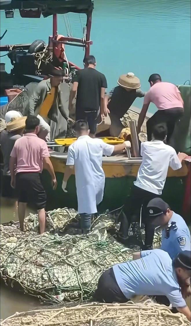 救起漂浮7天落水游客渔民发声【海口落水游客漂浮七天六夜被澄迈渔民救起，两地相距近