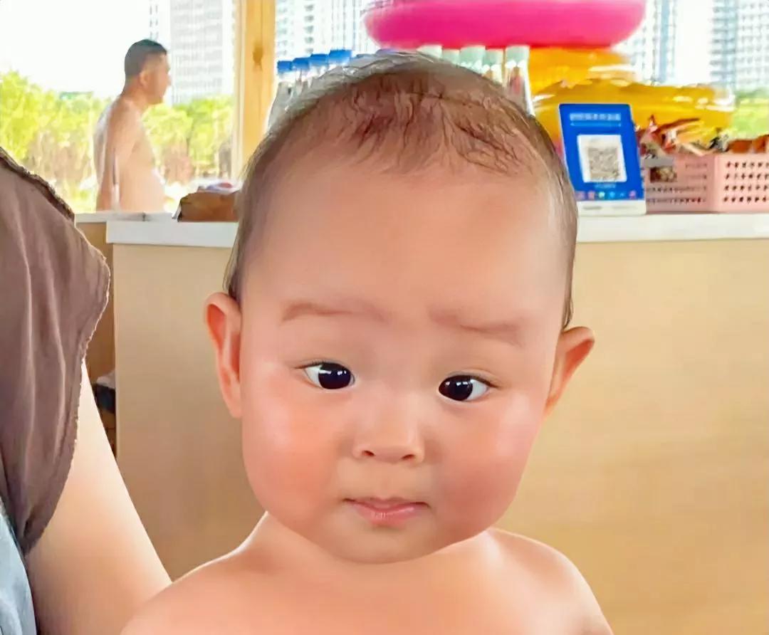 带孩子出去玩一天就成这样子