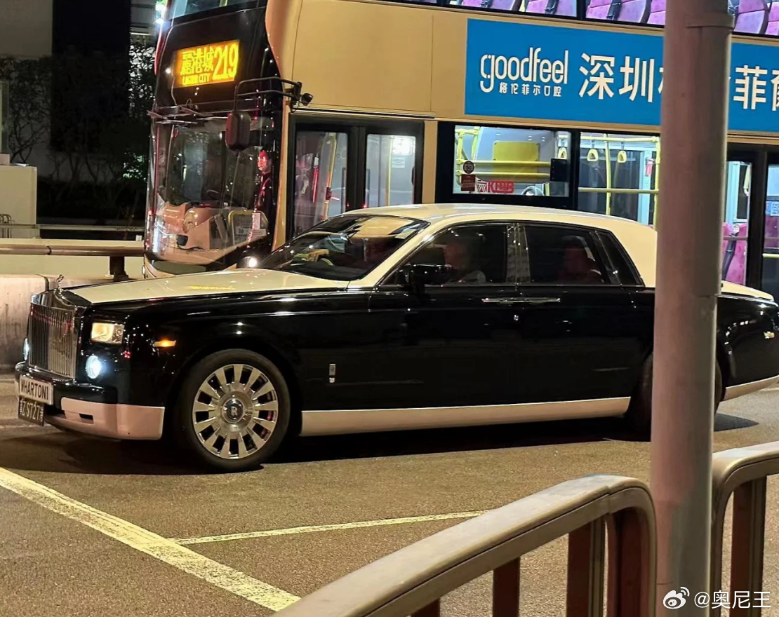 第二张图片，就是真真正正的“克莱斯劳”[坏笑] ​​​