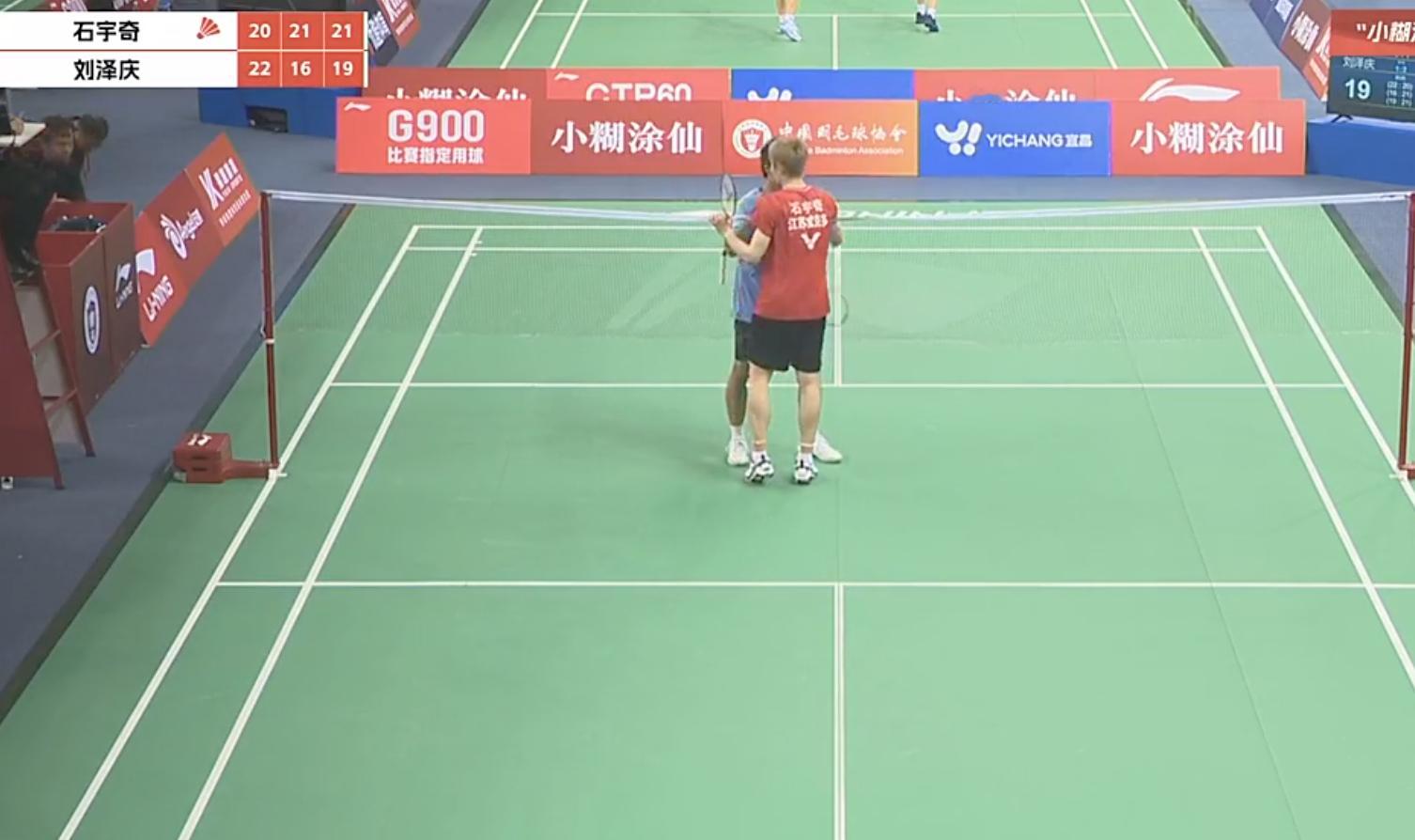 男团A组：江苏 1-0 四川1、石宇奇 20-22、21-16、21-19 刘泽