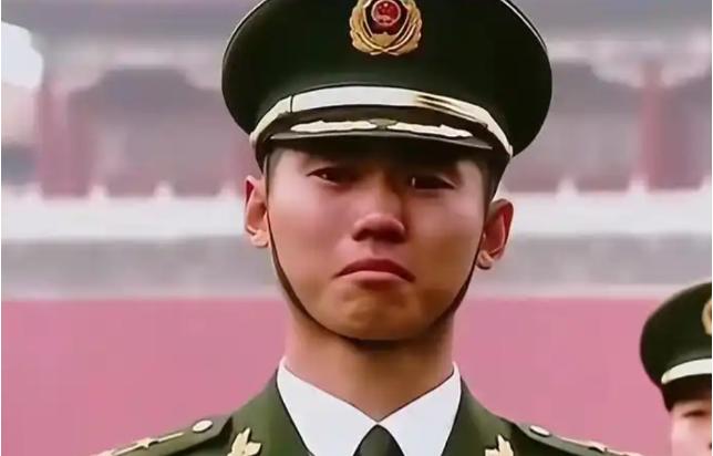 2024年没人预料到，之前被誉为“最美升旗手”的退伍军人张自轩，竟然在回到地方仅