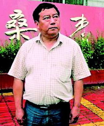 18年前汶川地震，那位救下2323名师生且零伤亡的校长，生命却仅仅延续了3年，聊