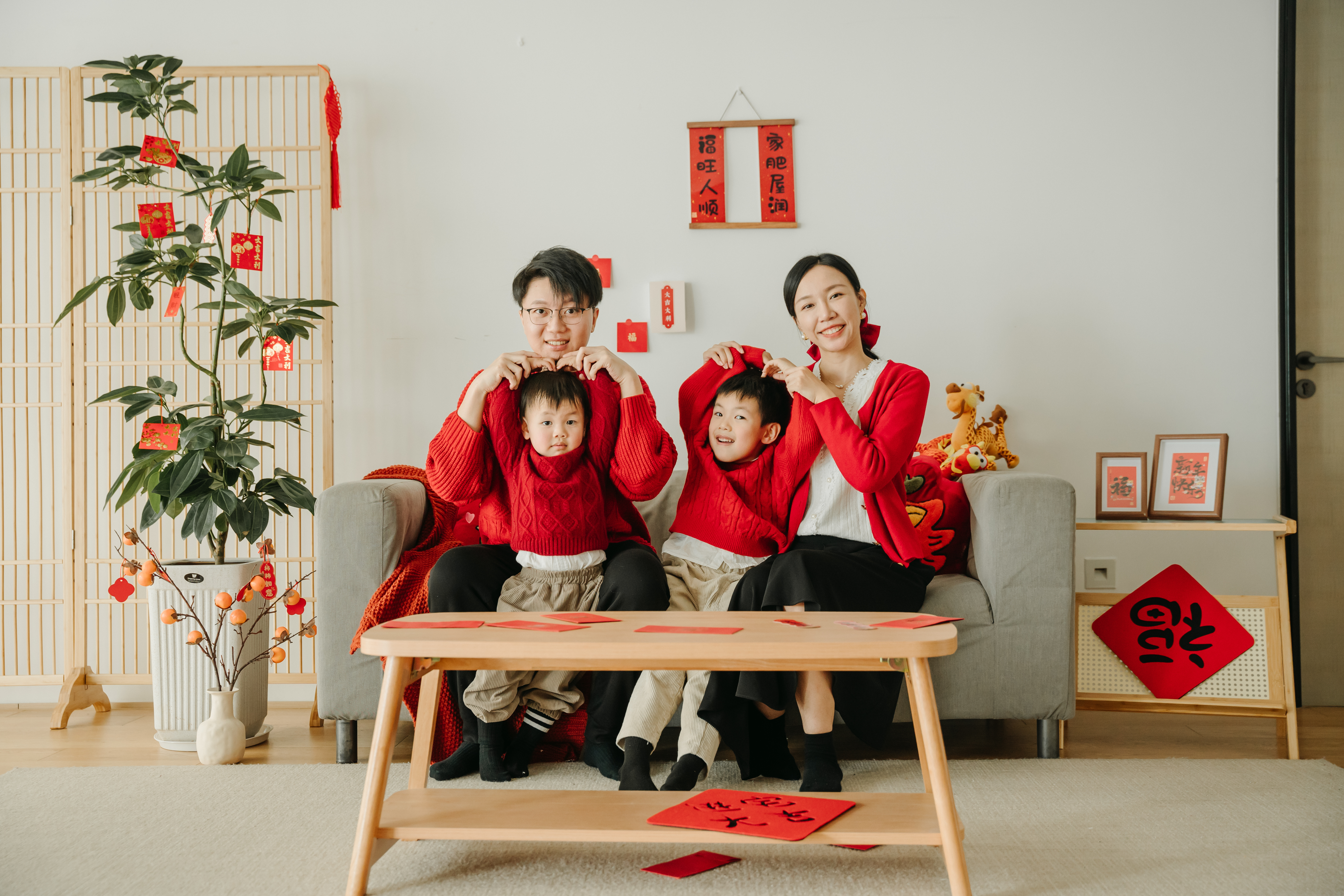 家是一个温馨安定的场所，过去我四处漂泊，对家的温情没有概念。​​下班回家，迎来了