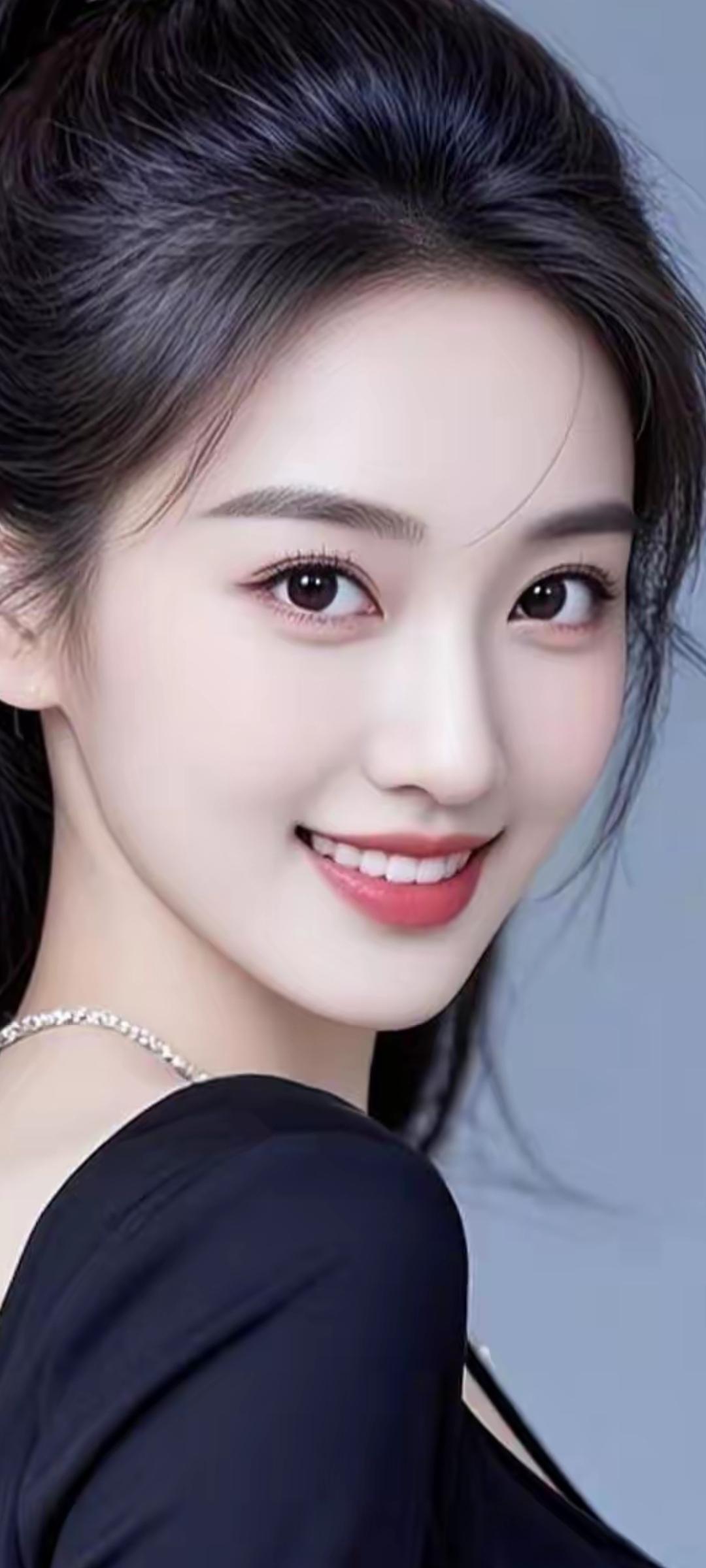 甜美笑容，温柔可人，气质出众！