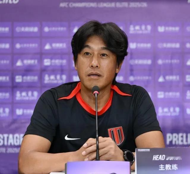 穆斯卡特值得学习徐正源的自信！蓉城昨天与曼谷联比赛结束后，徐正源表示亚洲有很多强