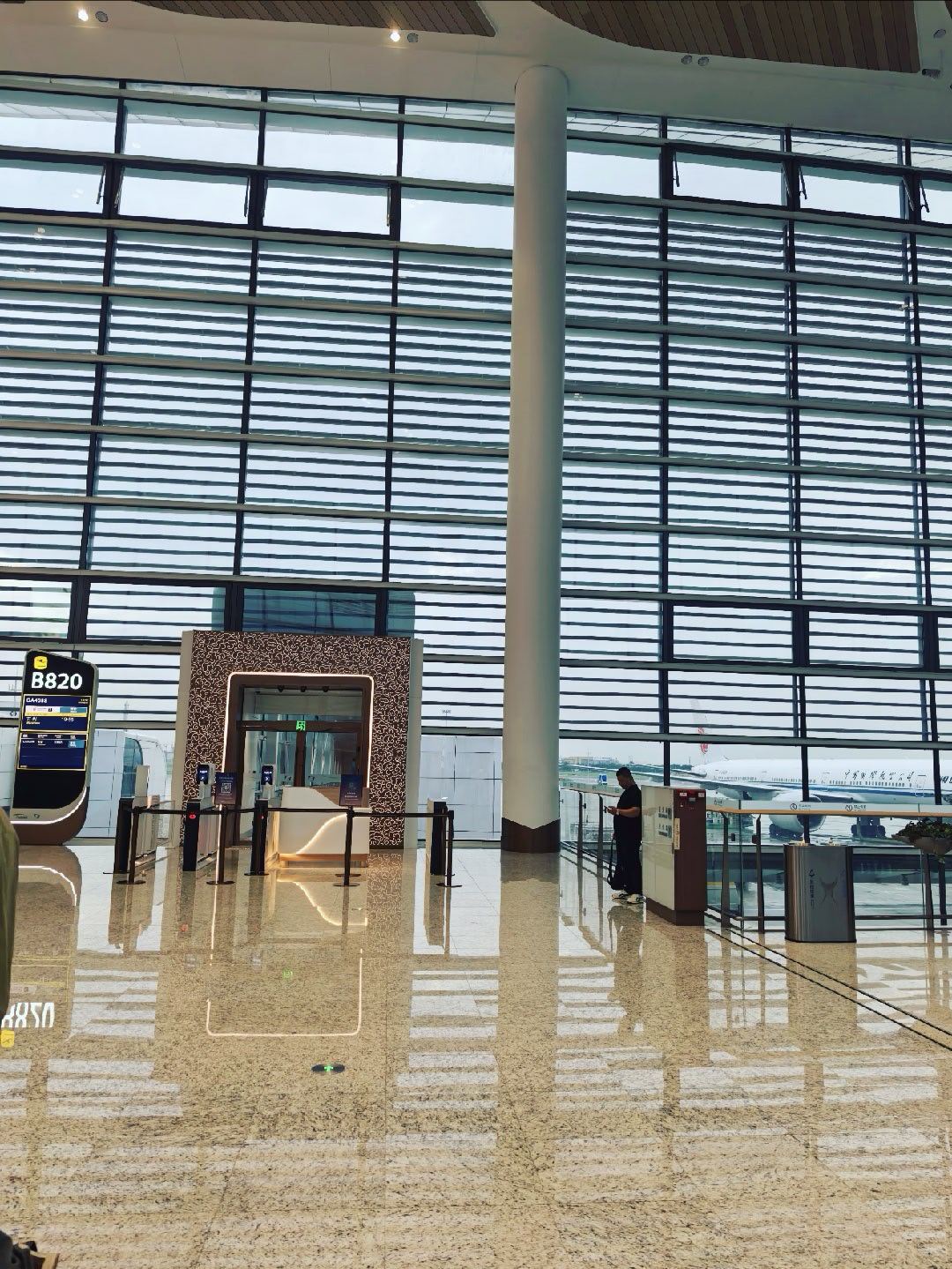 风风风风风广东雨雨雨雨雨打卡广州白云机场新落成的T3航站楼，一个字:大！ 广州·