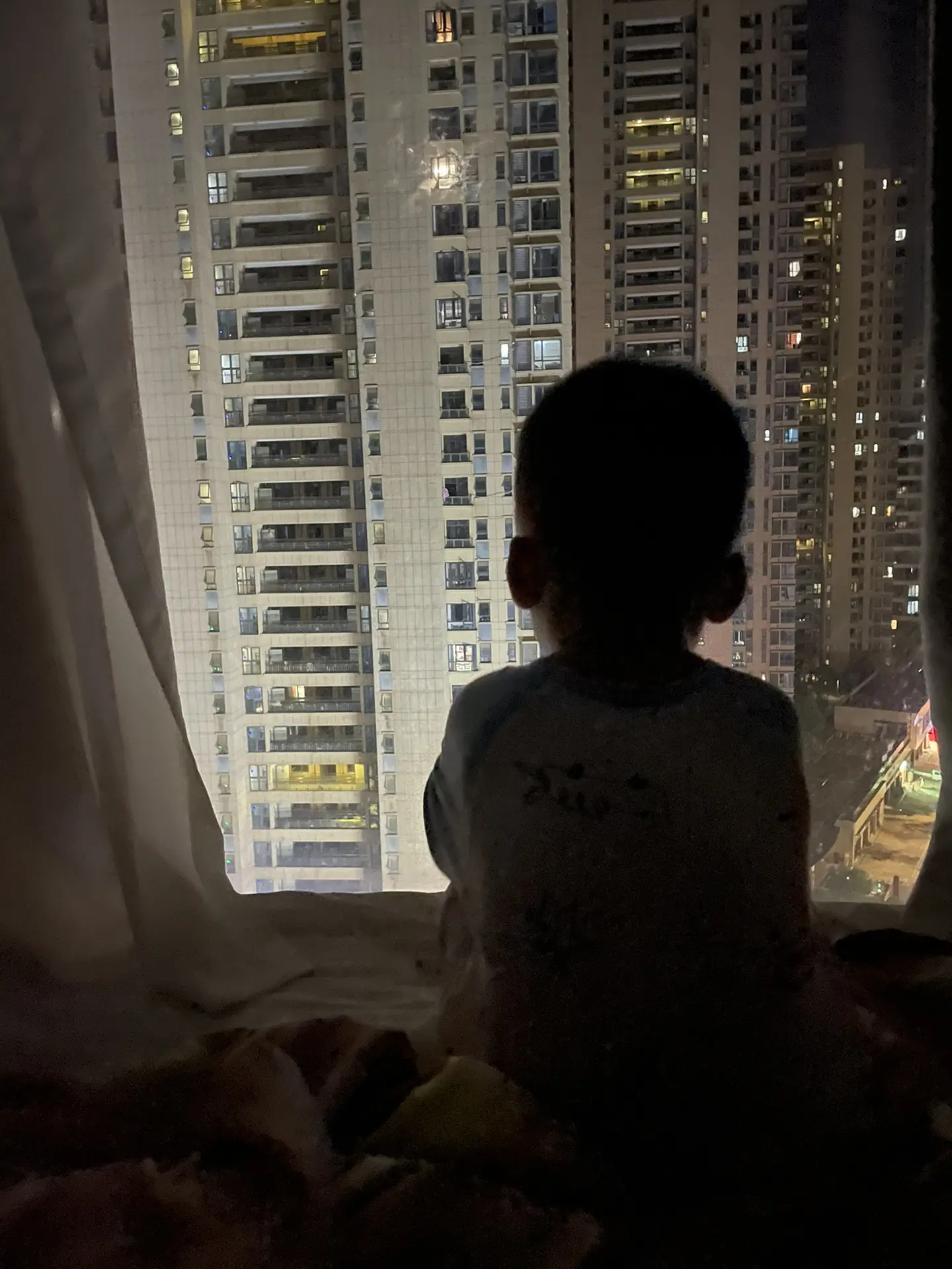 不是岁月改变了脾气，而是经历磨平了棱角。