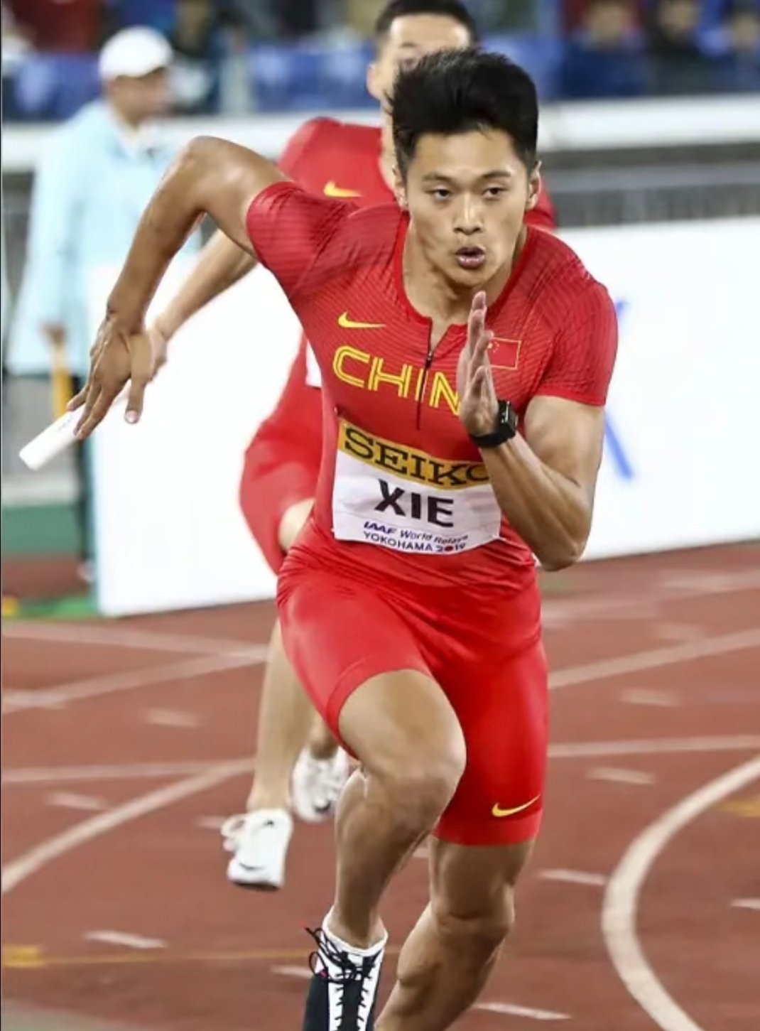 谢震业步频节奏优秀，弯道技术历史级，亚洲200米纪录保持者。首位闯入世锦赛男子2