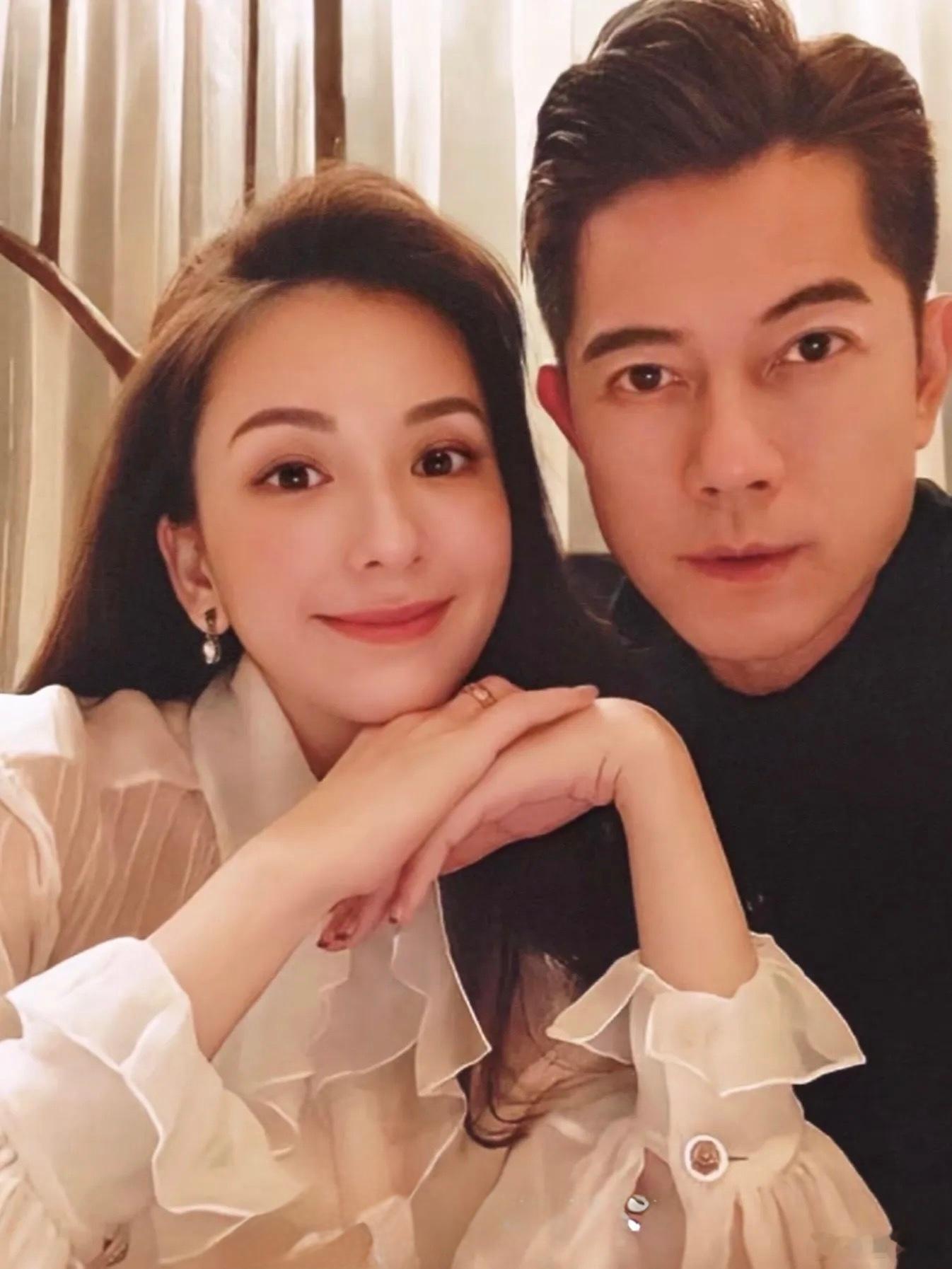 郭富城回应方媛喜欢拍视频分享郭富城在近期采访中回应妻子方媛喜欢拍摄和分享视频，表