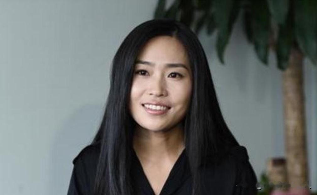 2021年，一天，陈婷正在厨房做饭，突然客厅传来张艺谋的怒吼声：“跟你说了多少遍