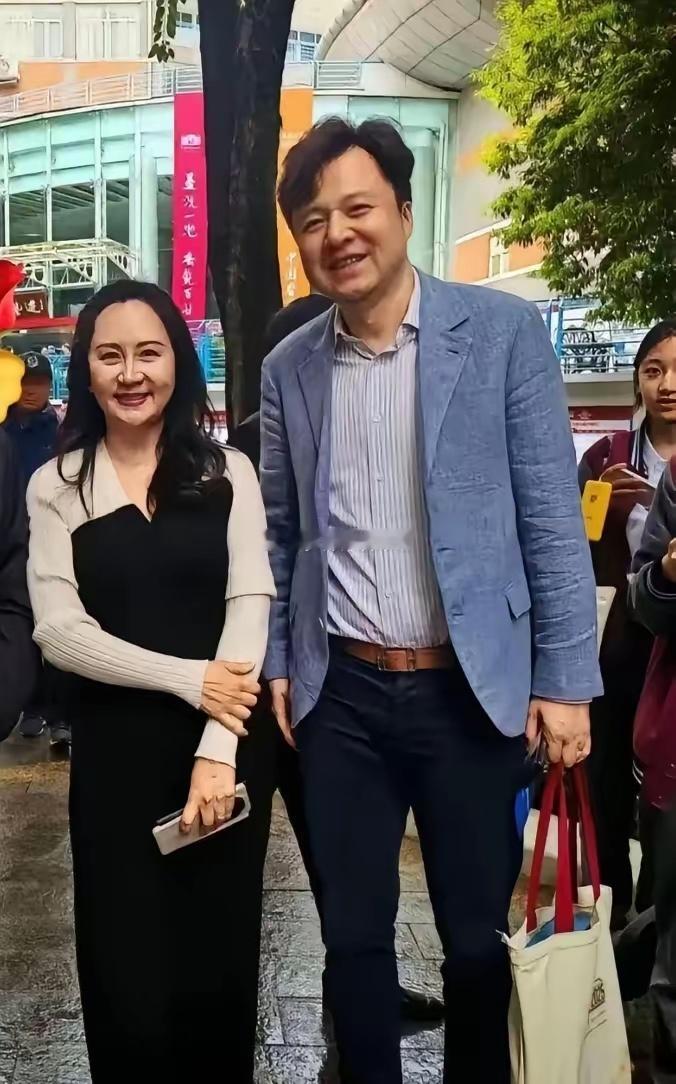 姚安娜说:大家只知道我姐姐孟晚舟坚韧优雅，却不知道她在生活中是这样的人。姐姐工作