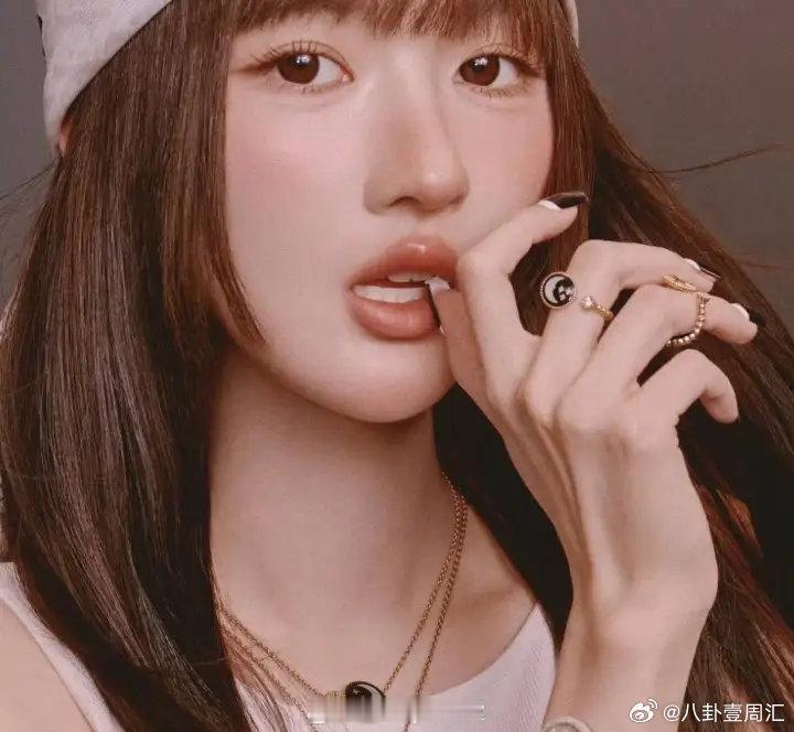 王玉雯撞脸赵露思王玉雯新杂志撞脸赵露思王玉雯新杂志被网友说撞脸赵露思了…猛一看是